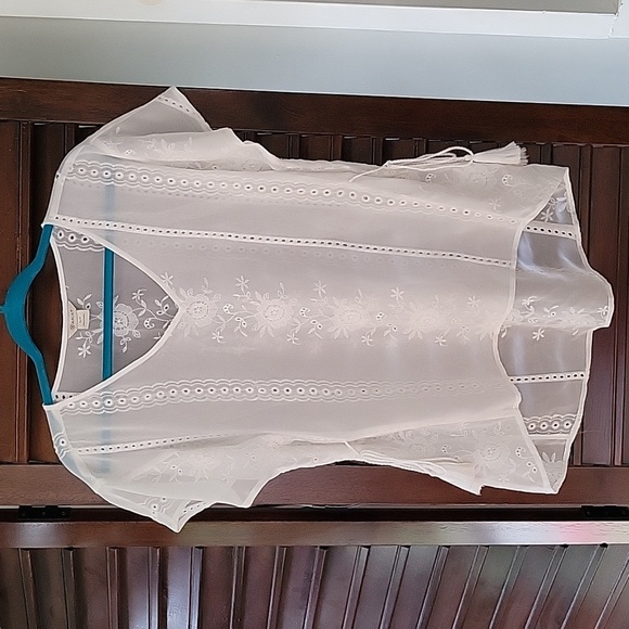 Ariat White Short Sleeve Eyelet Top Sheer Lightweight Airy Blouse Coverup Small - Picture 2 of 11